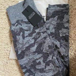 NVGTN camo leggings